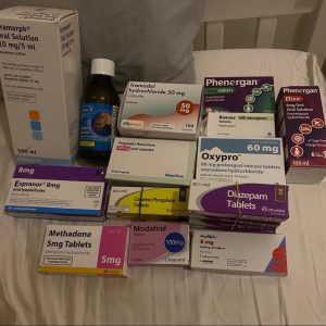 Hvite Metadonhydroklorid tabletter i originalemballasje for sikker og diskret levering i Norge.